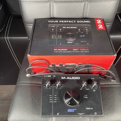 🛑 M-AUDIO, 2 AIR 192x4 Audio Interface with USB C for Recording, Podcasting, Streaming with Studio 