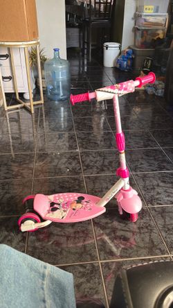 Minnie Mouse Toddler Scooter