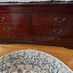 Dresser And 2 Nightstands 