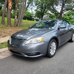 2011 Chrysler 200 Convertible Limited 3.6L Touring - Great Condition
