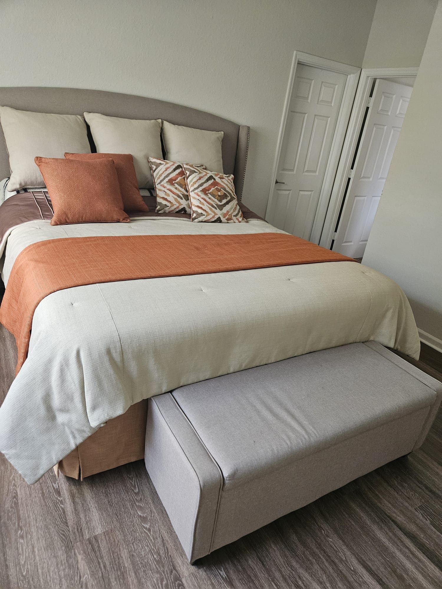 Gray Bed Set – Elegant Look with Vintage Floral Chair