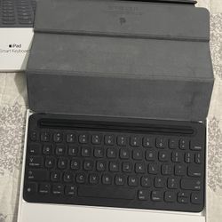 iPad Smart Keyboard 