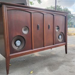 MCM Stereo Cabinet 