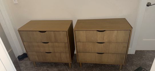 Set of 2 Nightstands with drawers