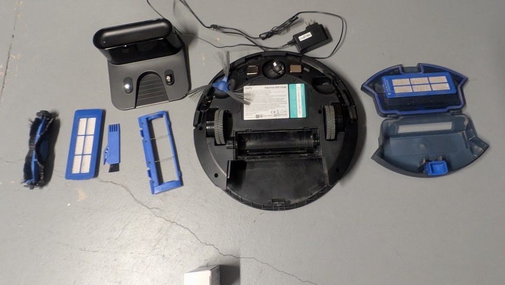 Eufy Robot Vacuum G30 Verge (With New Spare Battery)