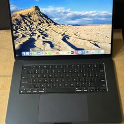 MacBook Air 15 M3 2024 8 gb ram 256 gb ssd midnight 