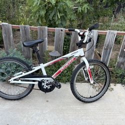 Kids specialized hotrock