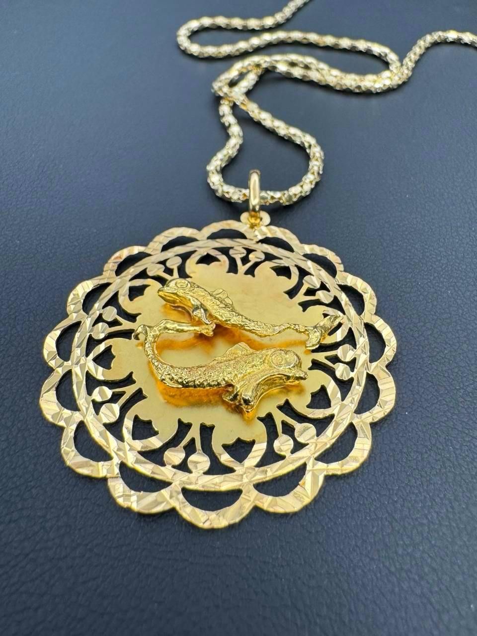 18k solid yellow gold Pisces zodiac sign fish pendant