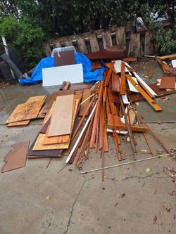 FREE Mixed Wood Lumber and Scrap Pile