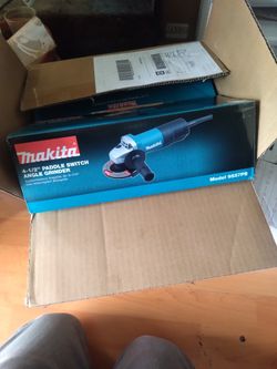 Grinder Makita 4.5 Inches 850 Watts