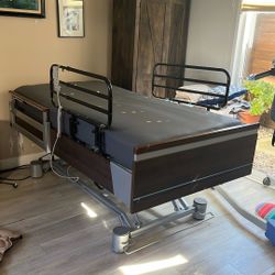 Top-Of-The-Line Electric Hospital Bed,, Electric Wire, Lift, Tray, Table, Shower, Seats,
