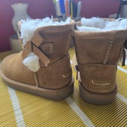 Toddlers Uggs
