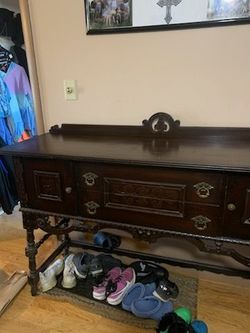 Revival style sideboard buffet