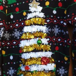 No Boundaries Women’s ugly Christmas Sweater christmas tree Size Medium (8-10) 