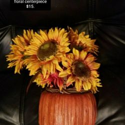 Floral design centerpiece