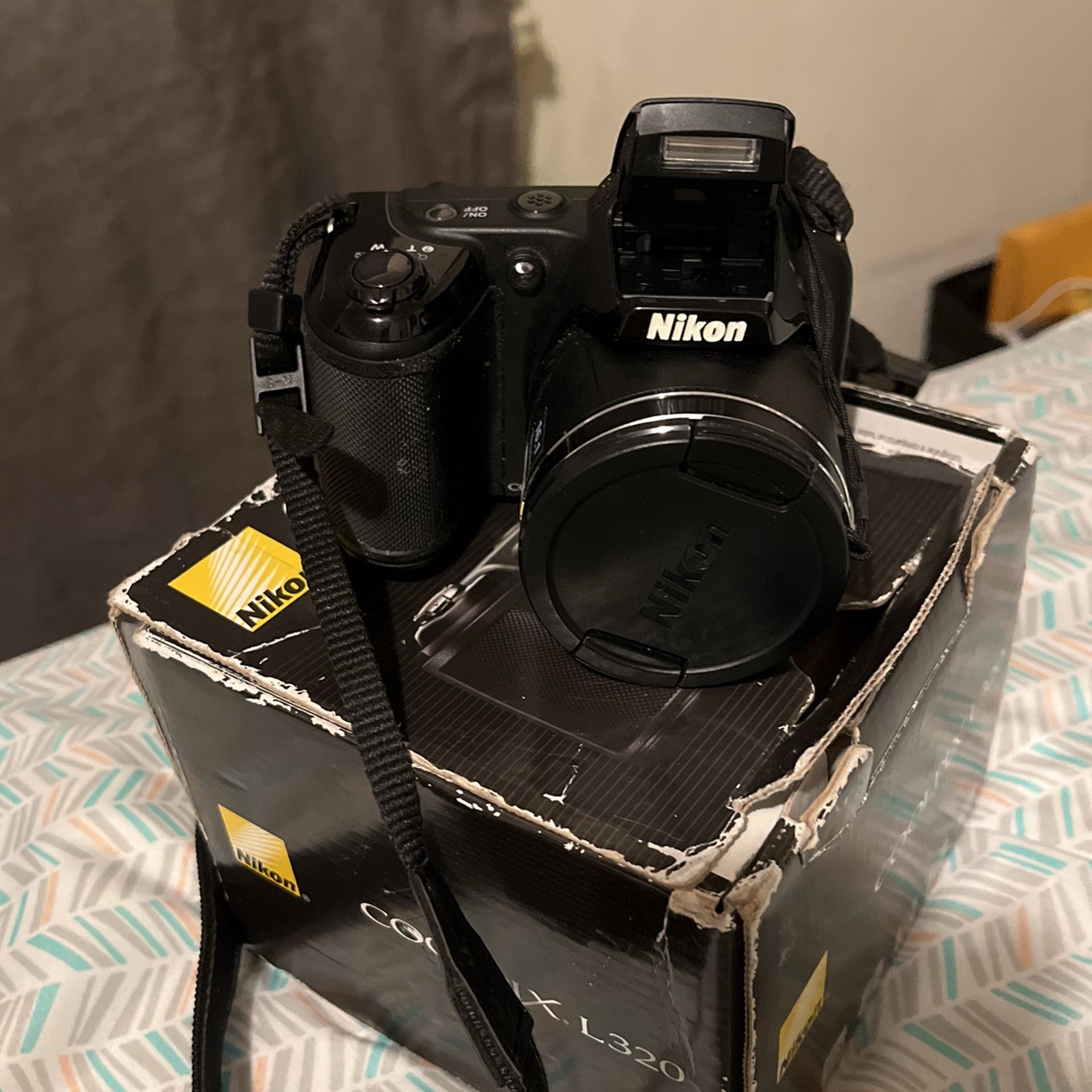 COOLPIX L320