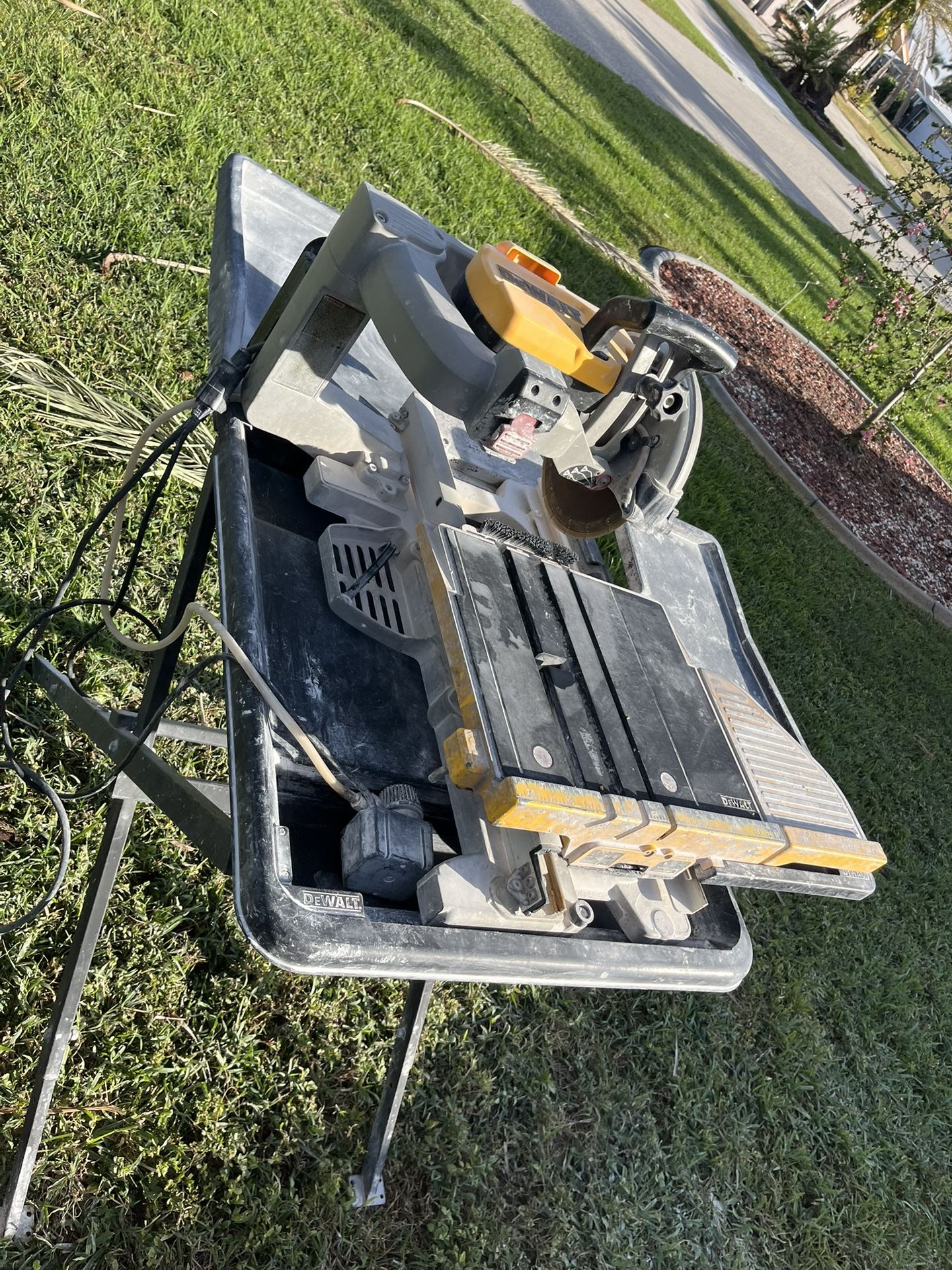 Dewalt 10 in. Wet Tile Saw