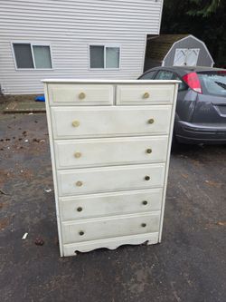 White 7 drawers Dresser.  Solid wood