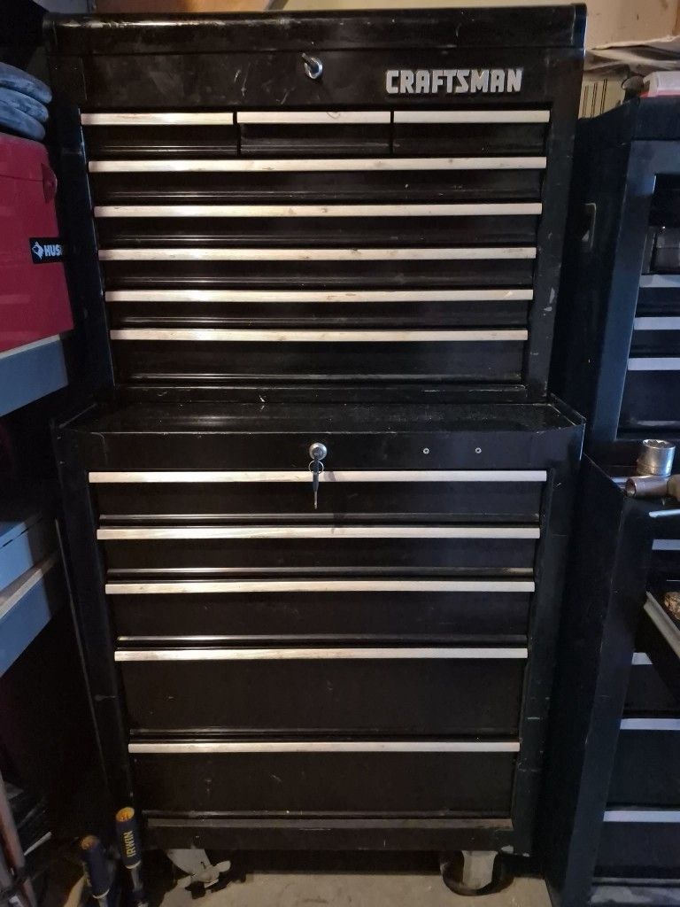 Craftsman Two Piece Locking Tool Chest 