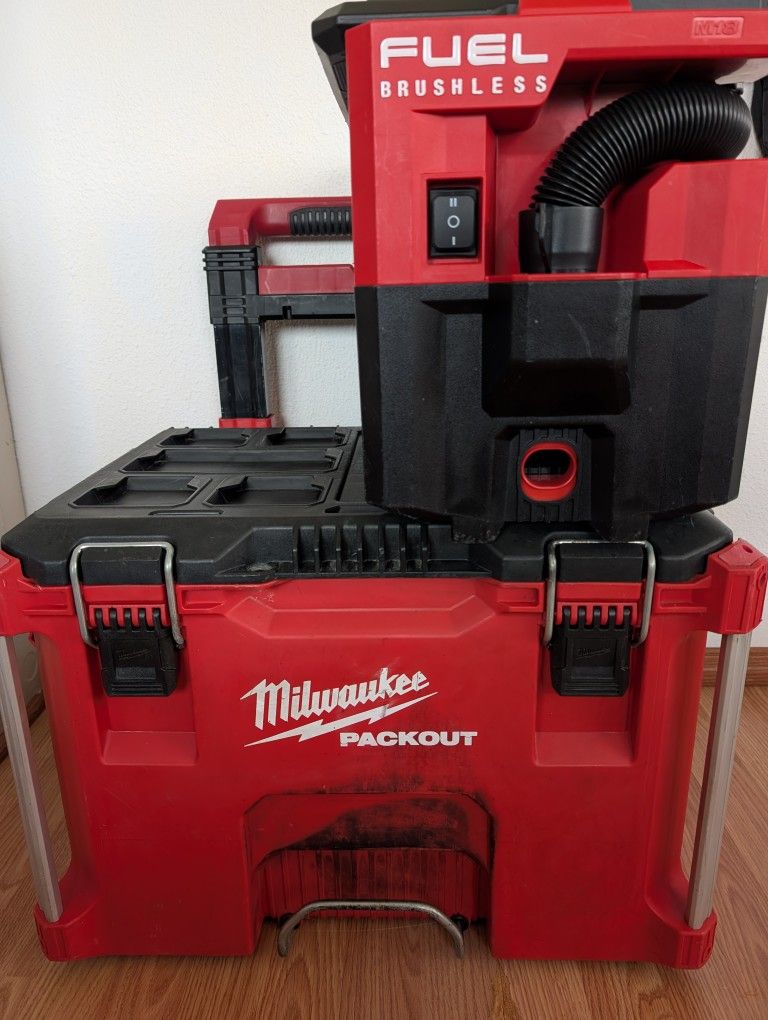 Milwaukee Packout 22" Rolling Tool Box And Wet/Dry Vacuum 