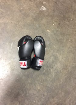 Title boxing gloves