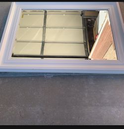 32”x44” White Mirror / Espejo Blanco