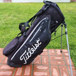 Titleist Carry Stand Golf Bag with Dual Shoulder Harness and Rain Hood