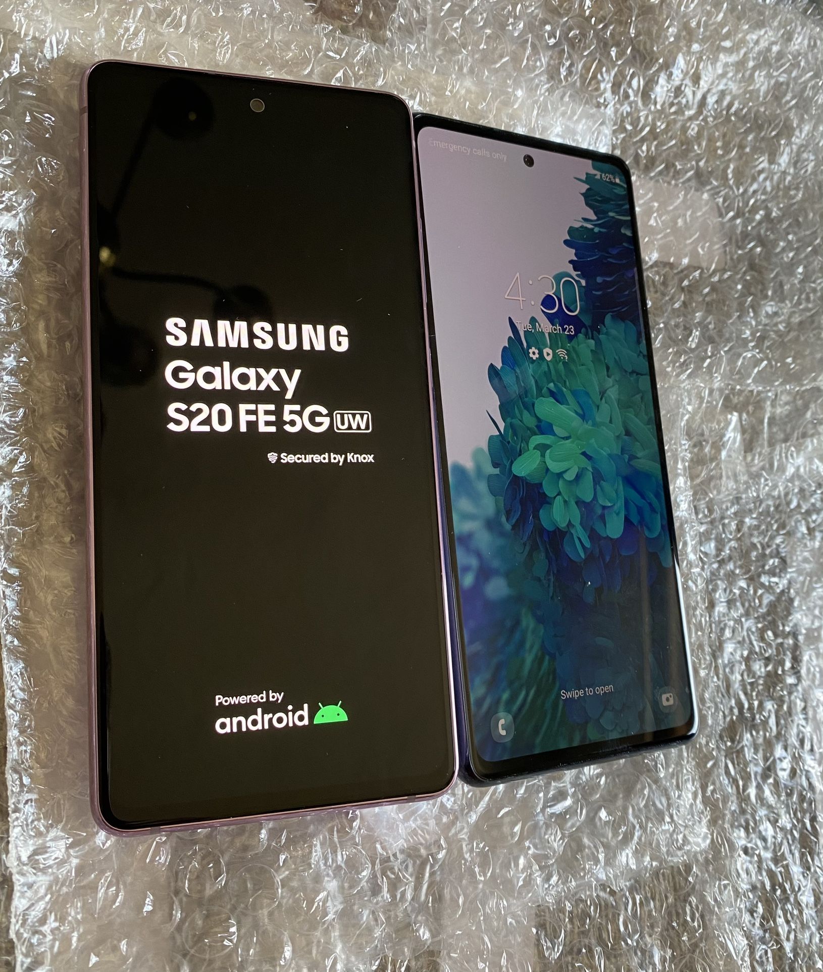 Samsung Galaxy s20 fe 5G 128 gb unlocked with store warranty