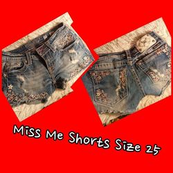 Miss me Shorts Size 25