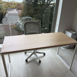 🪑 Minimalist Desk + Ergonomic Chair Set