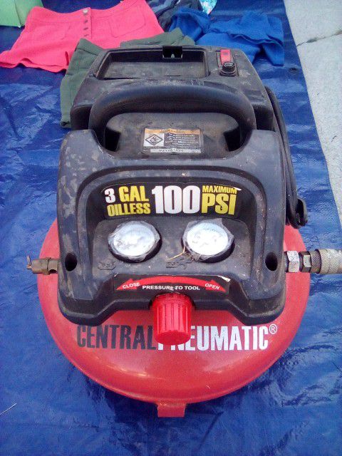Small Air Compressor Works Great