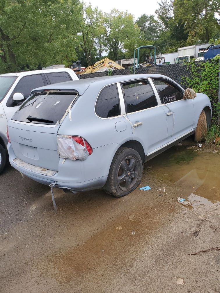 05 porsche cayenne s for parts