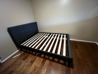 Bed frame for queen mattress