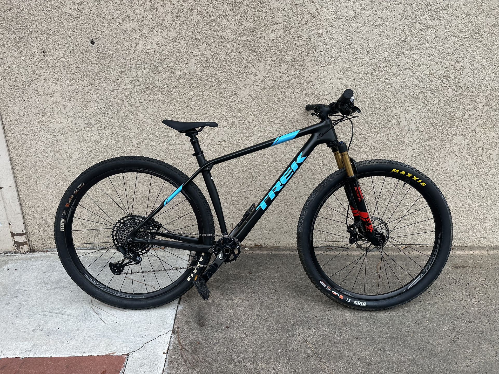 Trek Pro caliber 2020 L
