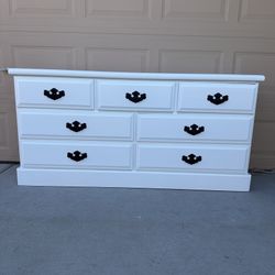 Dresser White 7-Drawers 