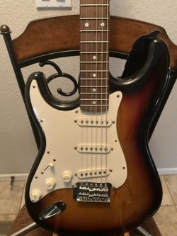 Strat Style Johnson Plays Well