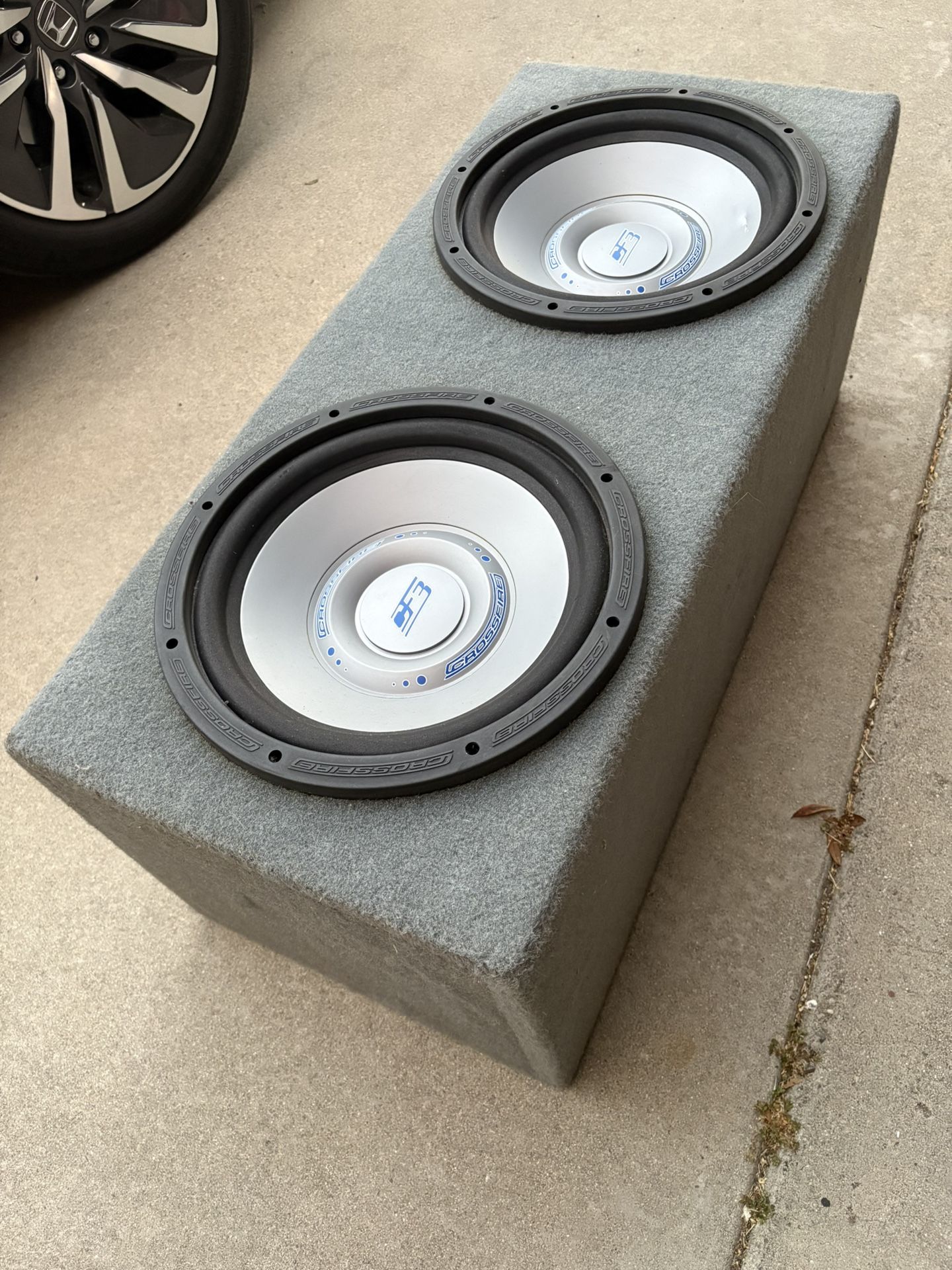 12 Inch 200 Watt Speakers X 2 In Speaker Box