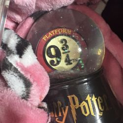 Harry Potter Platform 9 3/4 Snow globe 