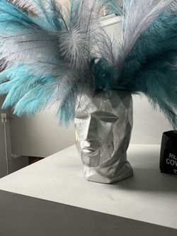 Dome Head And Pom Pom