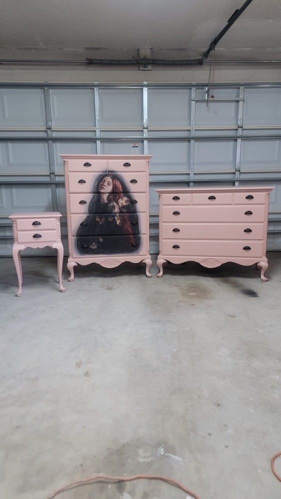 Blush Antique Dresser Set 