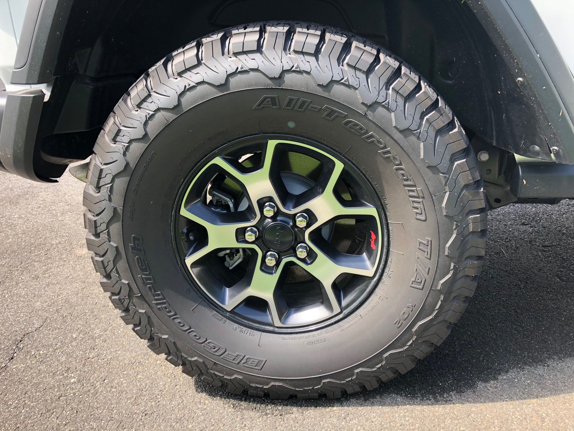 35” BFGoodrich Jeep wheels and tires