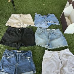 6 Women’s Shorts  Bundle Lot Size 8-10 ( 3 Cotton On 2 Levy’s 1 Old Navy ) Excellent Conditions $25 Price Firm 