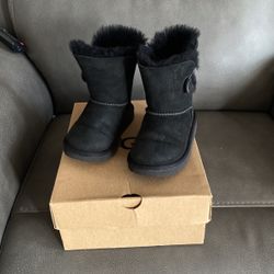 Uggs boots 