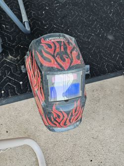 Lincoln Electric Auto-Darkening Welding Helmet with flame graphics
