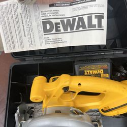  DC390 18.0 V Cordless Circular Saw 3700 RPM