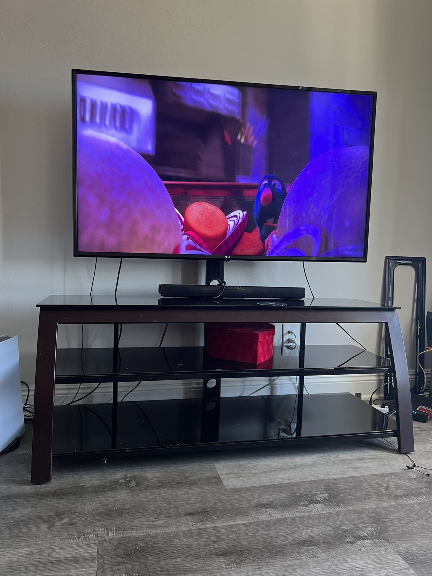 Tv Stand / Tv Console 