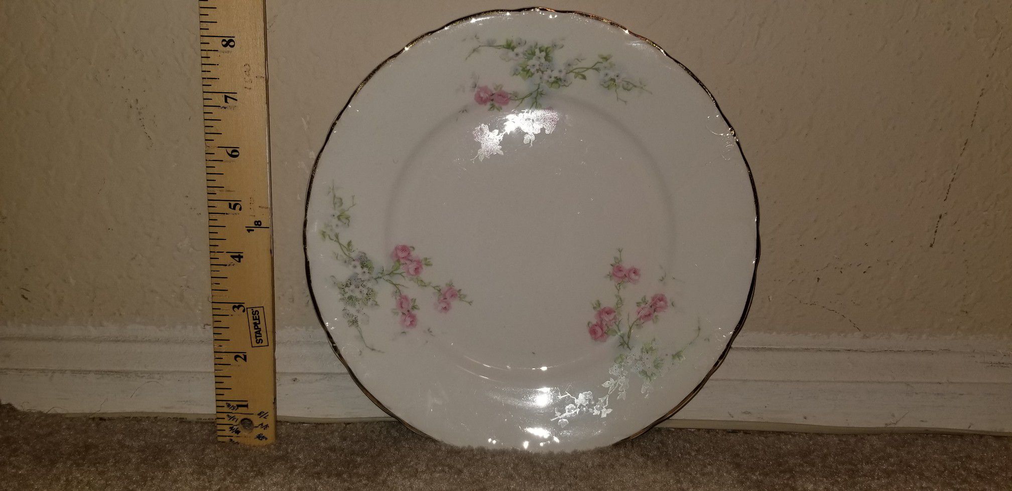 FREE - Vintage Gold Trimmed Rose Motif Dinner Plate