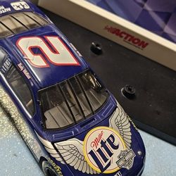 Rusty Wallace #2 Miller Lite Harley Davidson 1999 Taurus Action NASCAR 1:24 