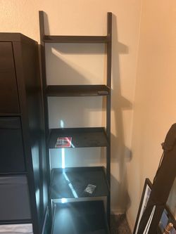 Ladder bookshelf
