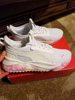 Women's Puma White & Pink Sneakers Size 6.5